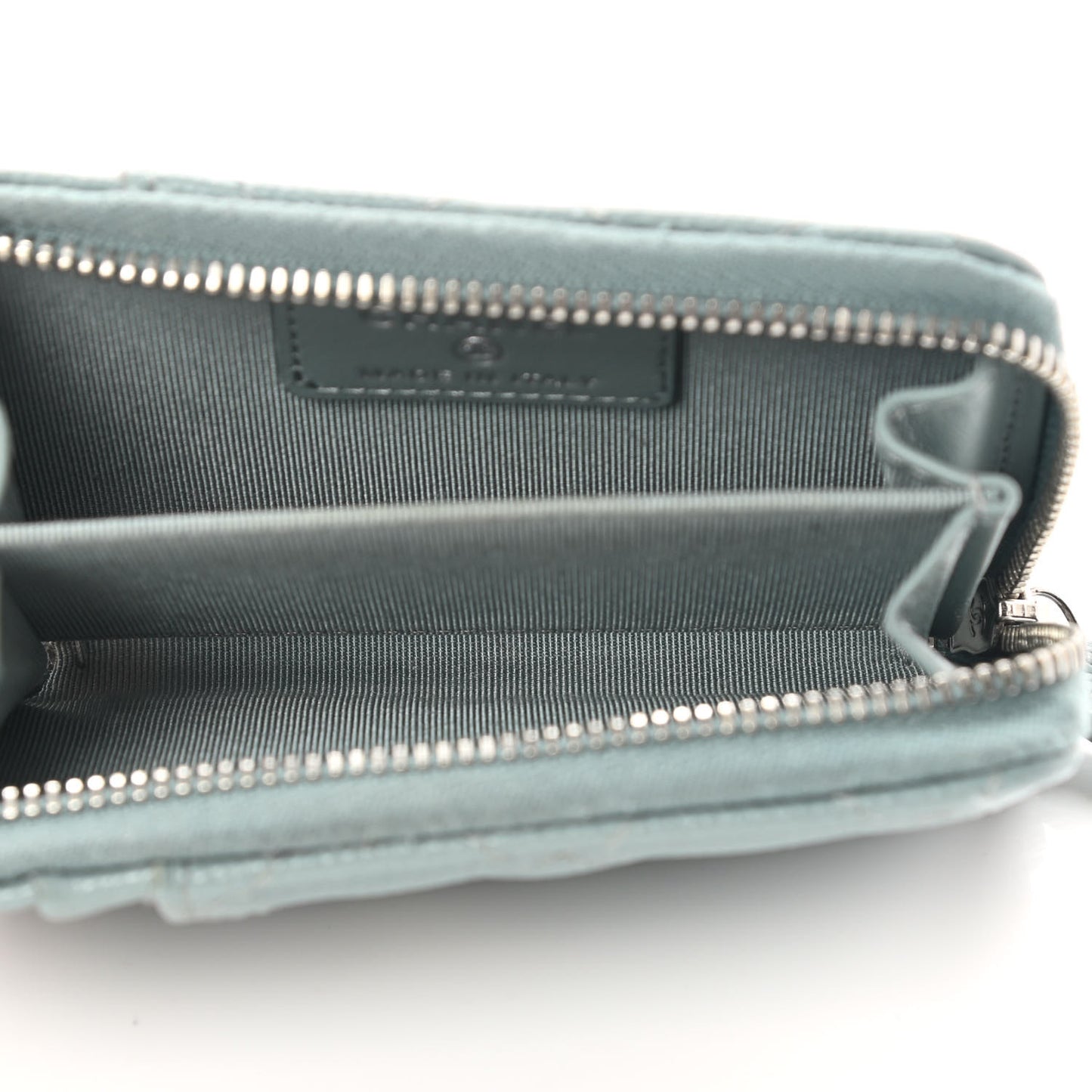 Caviar Quilted Zip Card Holder Light Blue