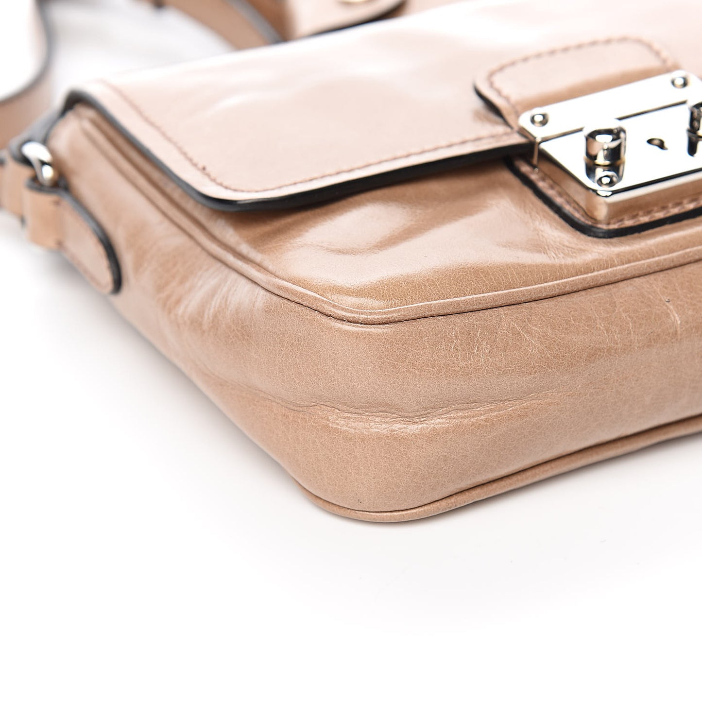 Vitello Shine Crossbody Cipria