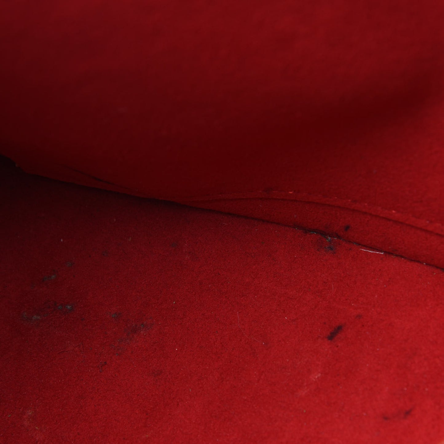 Monogram V Tote MM Cherry