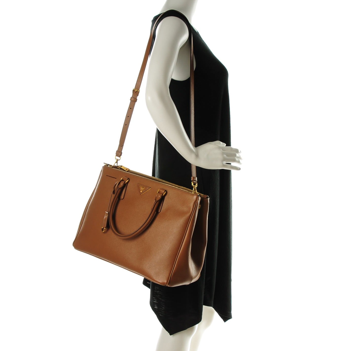 Saffiano Large Galleria Double Zip Tote Caramel