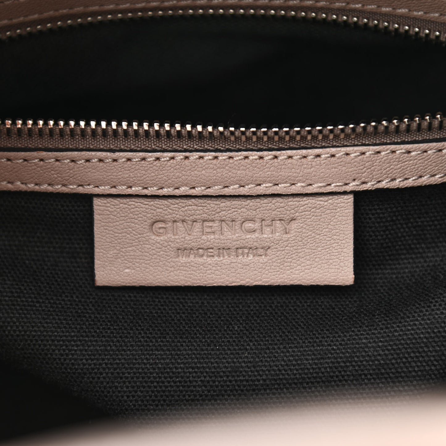 Sugar Goatskin Small Antigona Sand