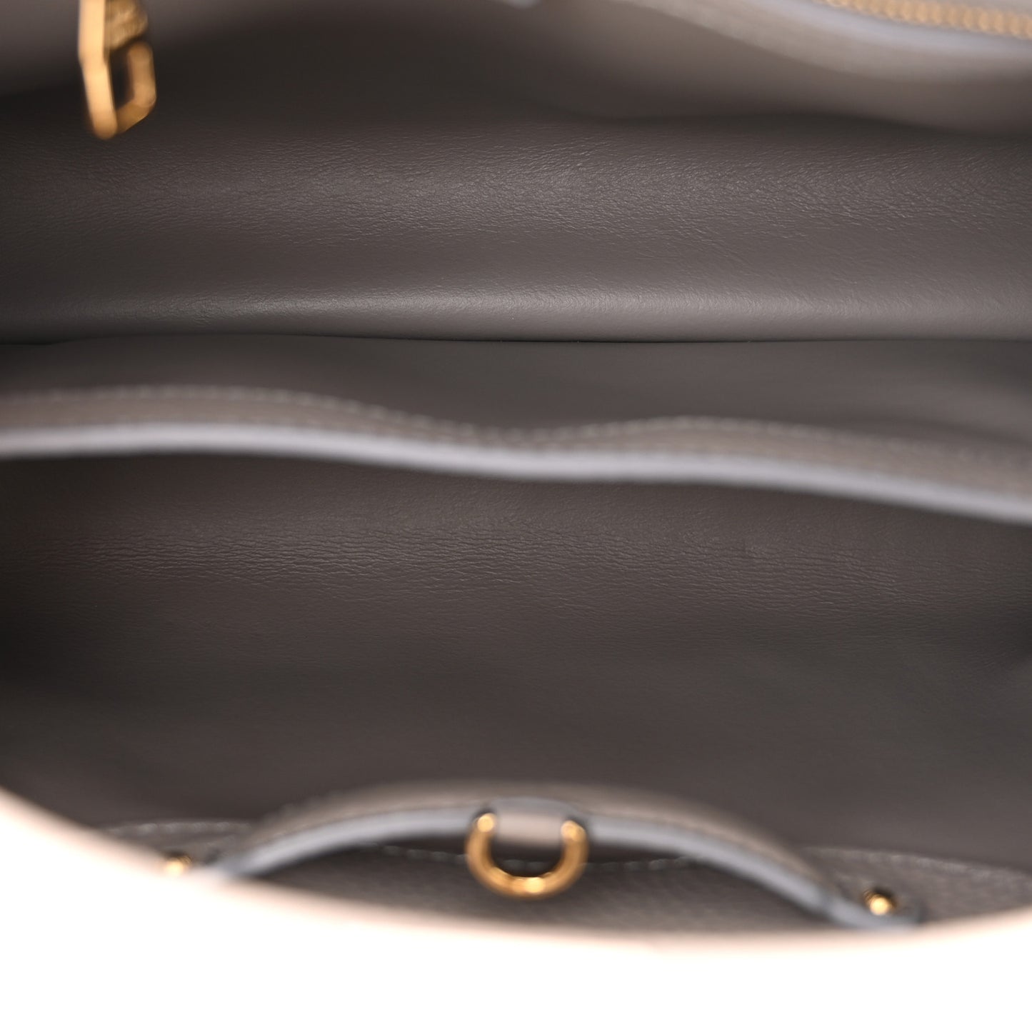 Taurillon Capucines MM Steeple Gray