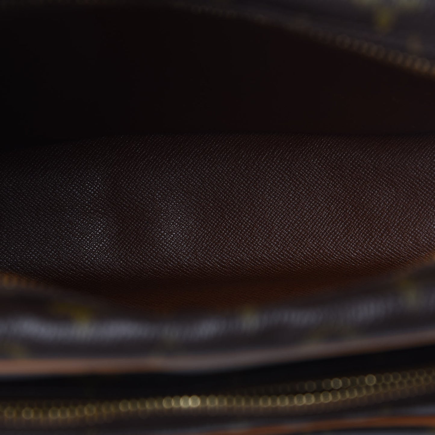 Monogram Nil 28
