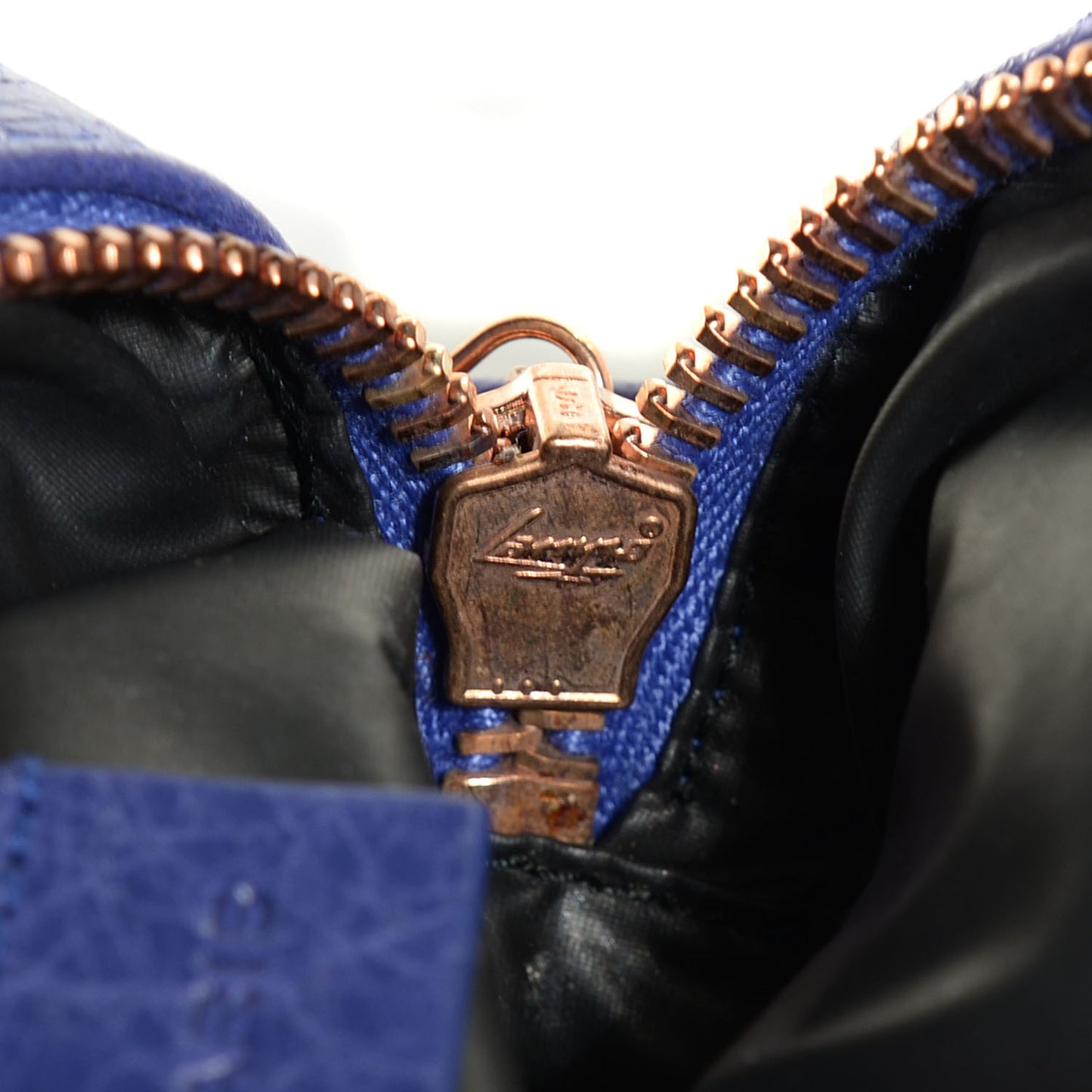 Agneau Giant 12 Rose Gold Hardware Pencil Case S Bleu Lavande