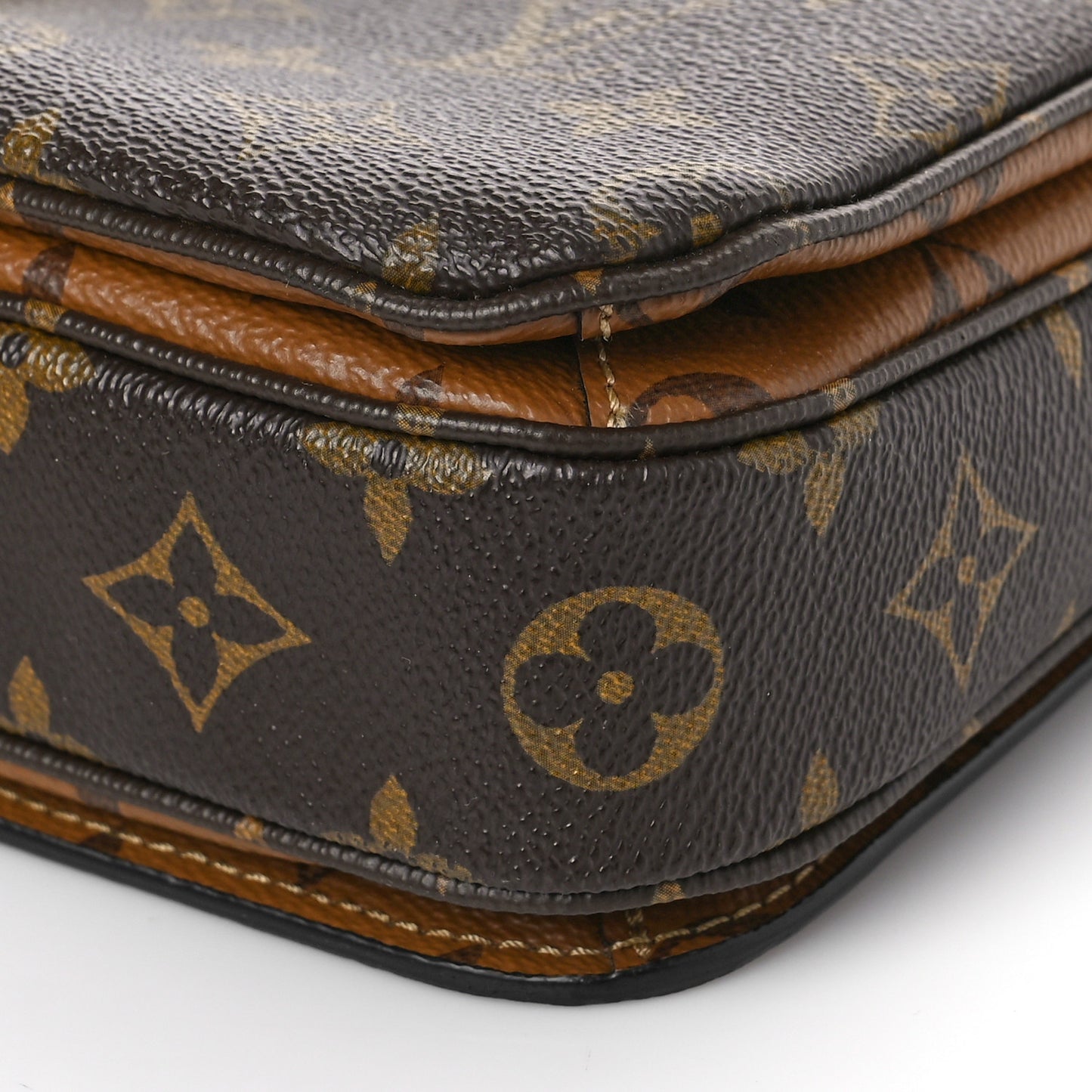 Reverse Monogram Pochette Metis