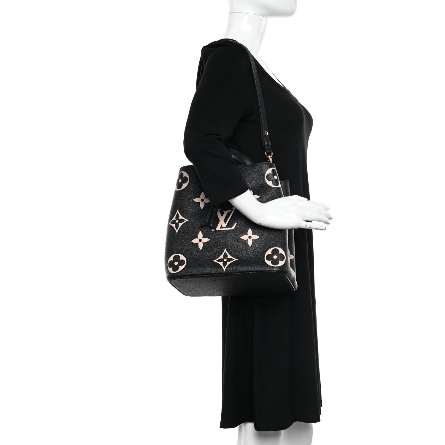 Louis Vuitton LOUIS VUITTON Empreinte Monogram Giant Neonoe MM Black Beige 2 of 11