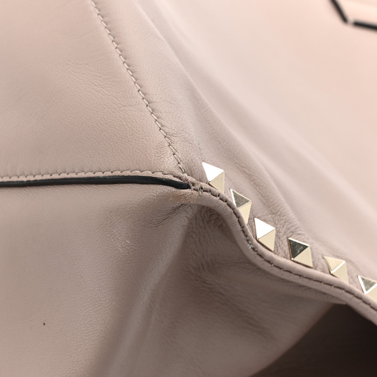 Nappa Medium Rockstud Soft Tote Soft Noisette