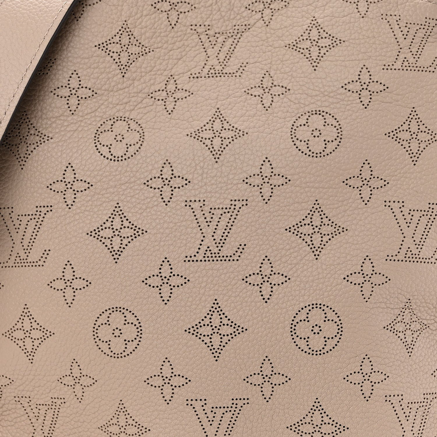 Louis Vuitton Mahina Babylone Chain BB Galet 8 of 10