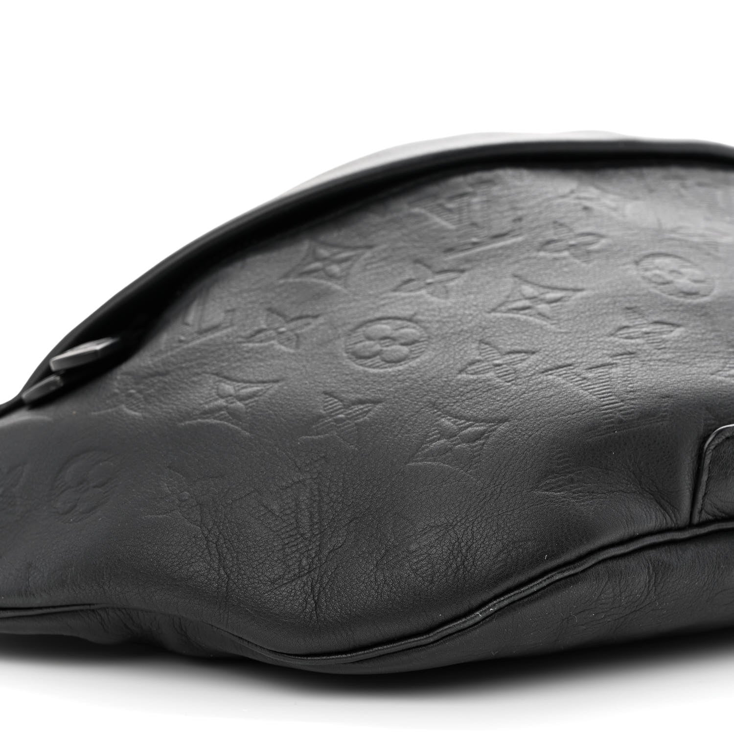 Louis Vuitton Calfskin Monogram Shadow Discovery Bumbag Black 9 of 11