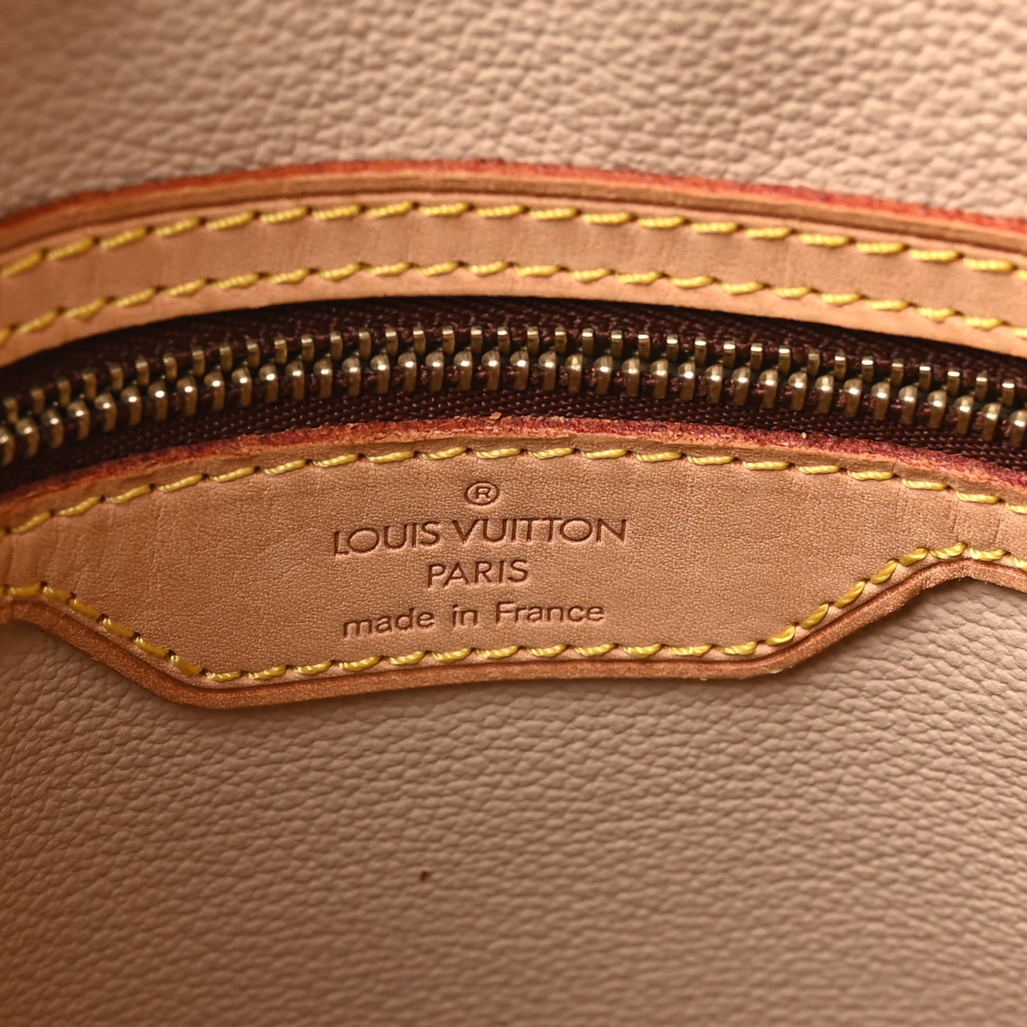 Monogram Petit Bucket 23