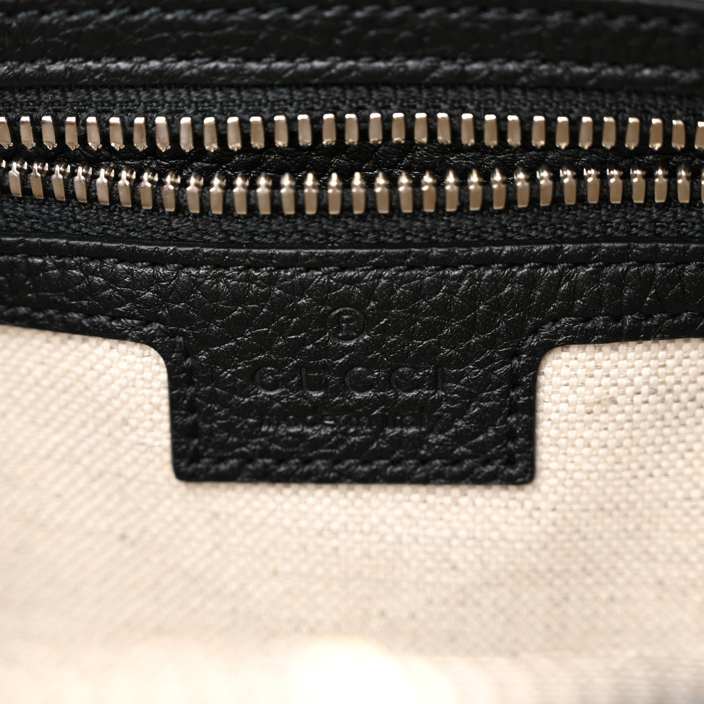 Piuma Calfskin Jumbo GG Embossed Medium Messenger Bag Black