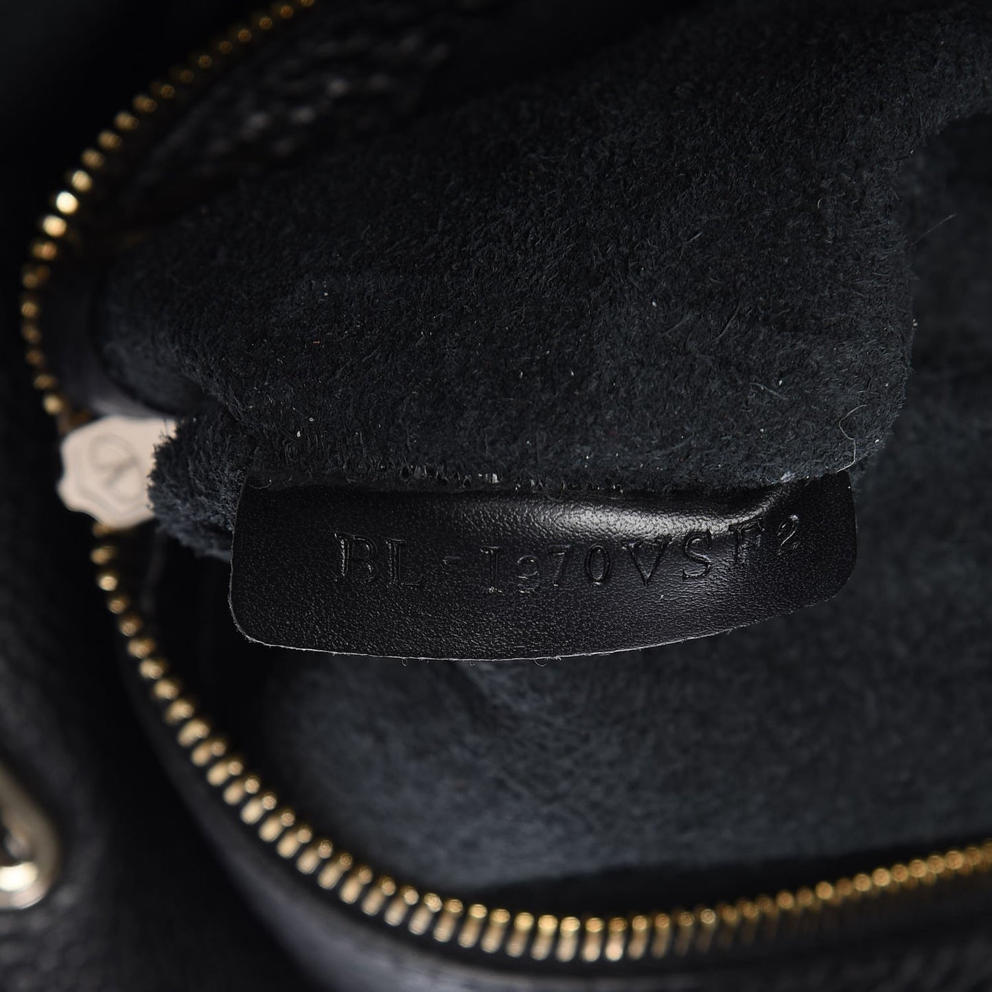 Pebbled Calfskin Medium Rockstud Tote Black