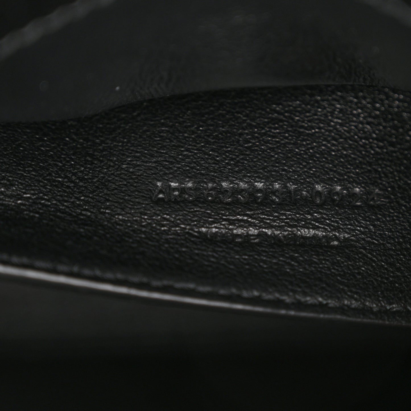 Grain de Poudre Medium Classic Monogram Cassandra Top Handle Black