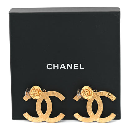 Chanel Metal Large Paris Button Earrings Gold 5 of 5