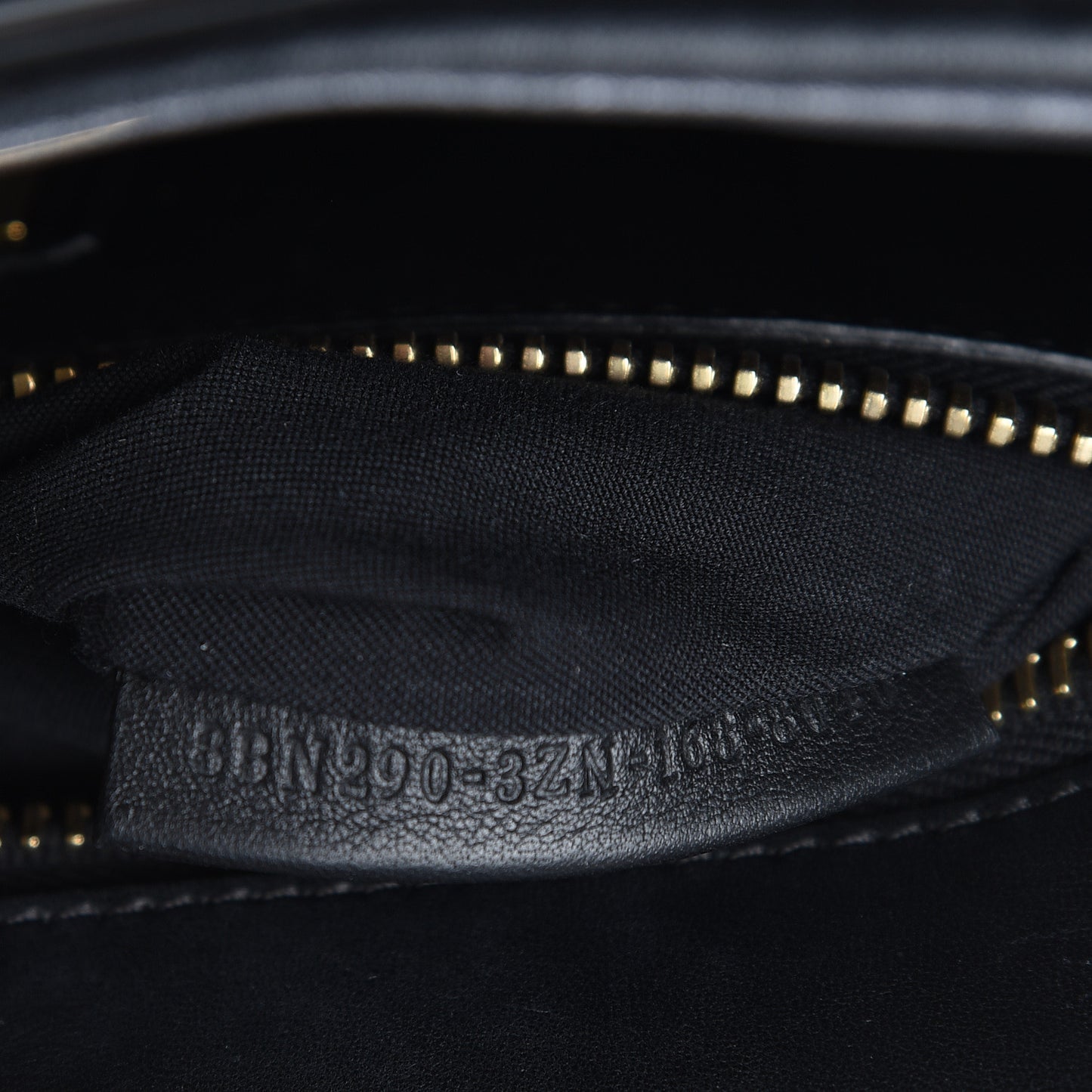 Vitello Seta Shiny Nappa Medium Peekaboo Iconic Satchel Black