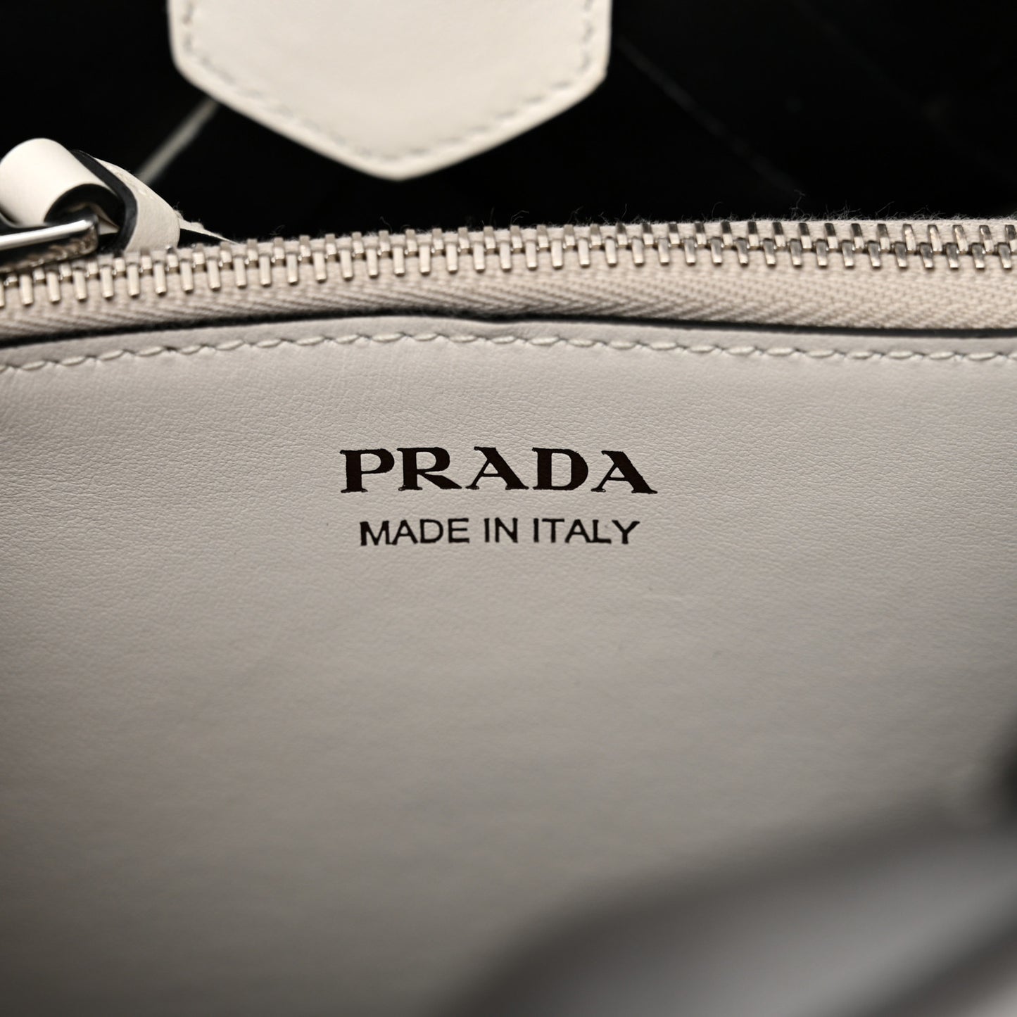 Vitello Intreccio Tress Handbag White Black