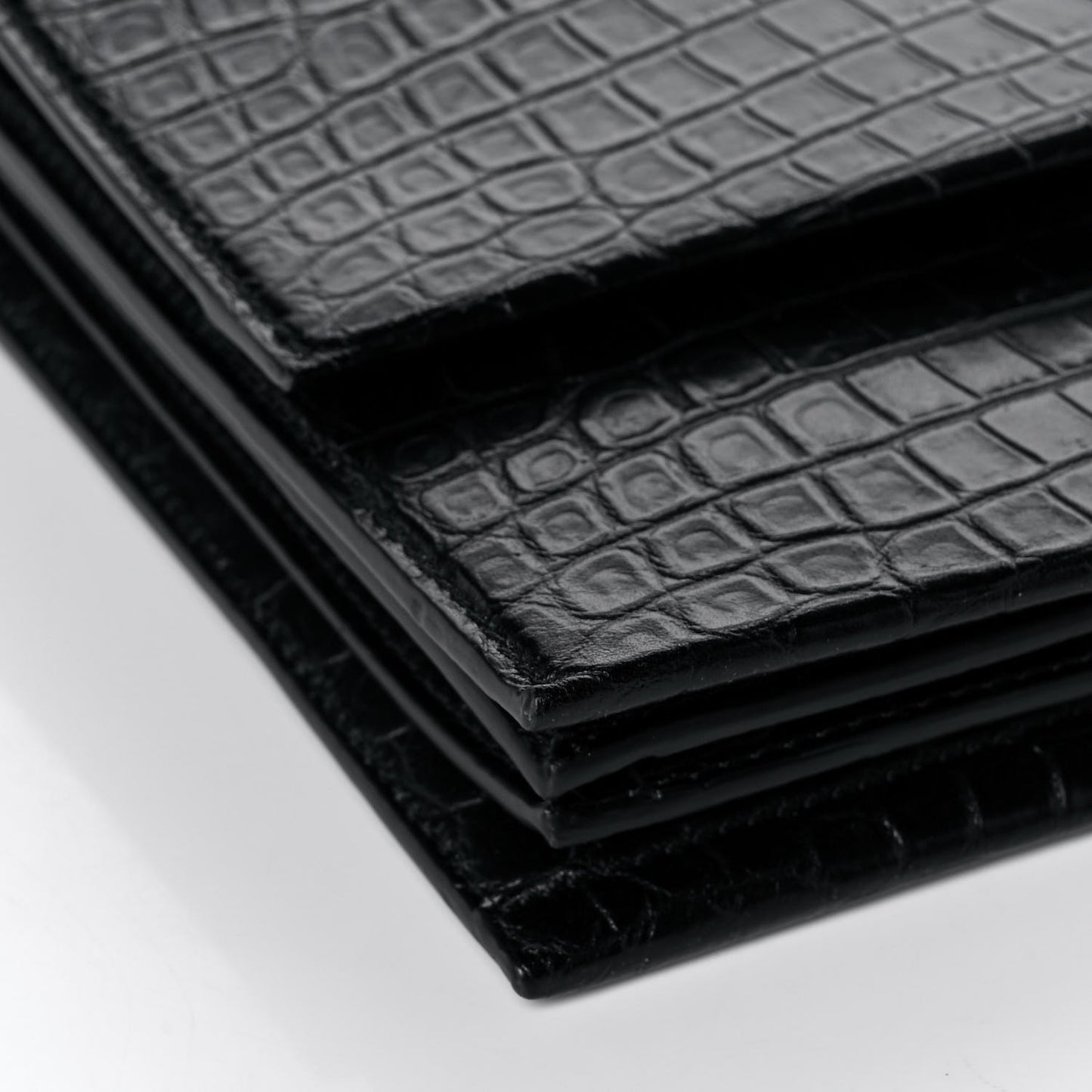 Calfskin Crocodile Embossed Medium Babylone Black