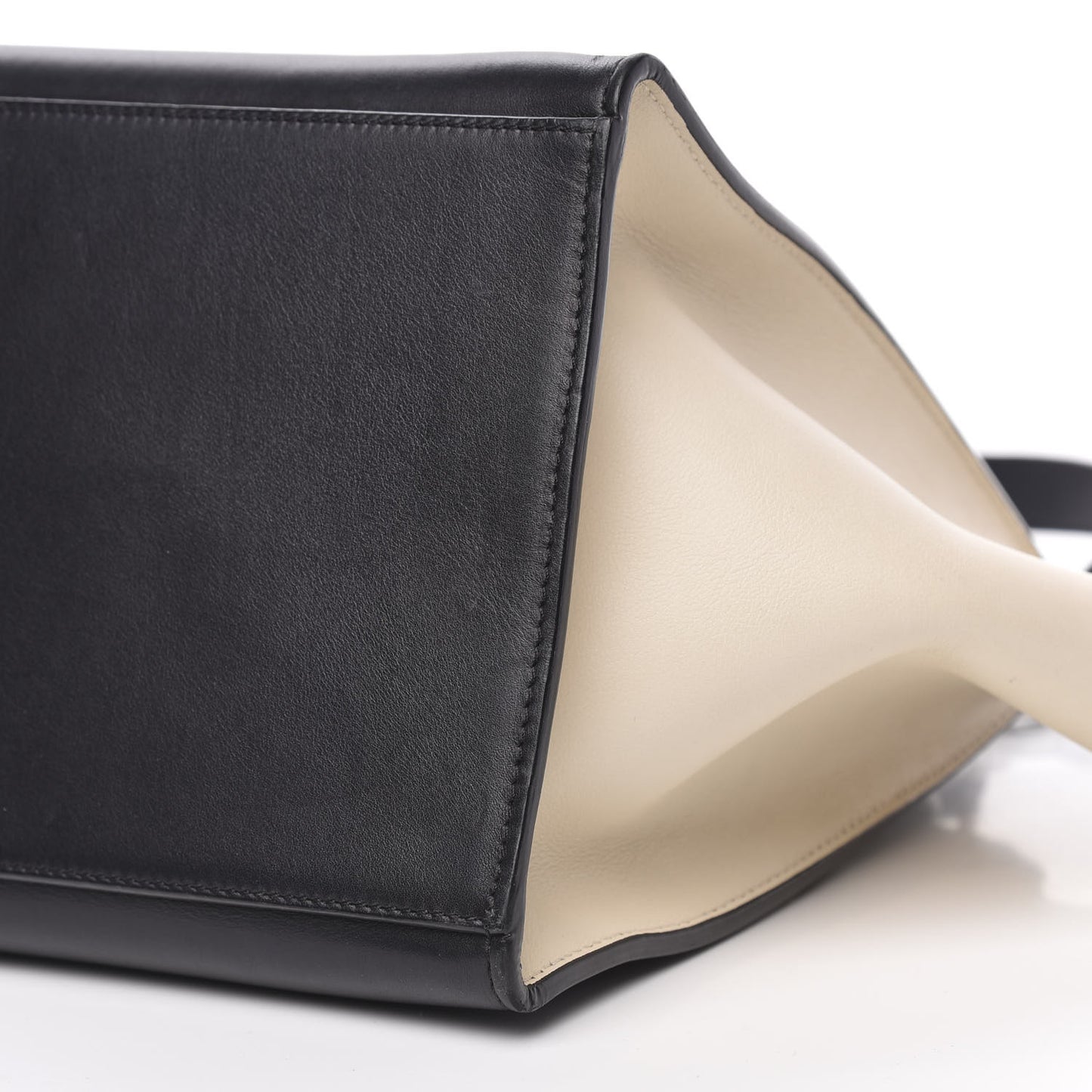 Drummed Calfskin Suede Medium Tri-color Trapeze Black