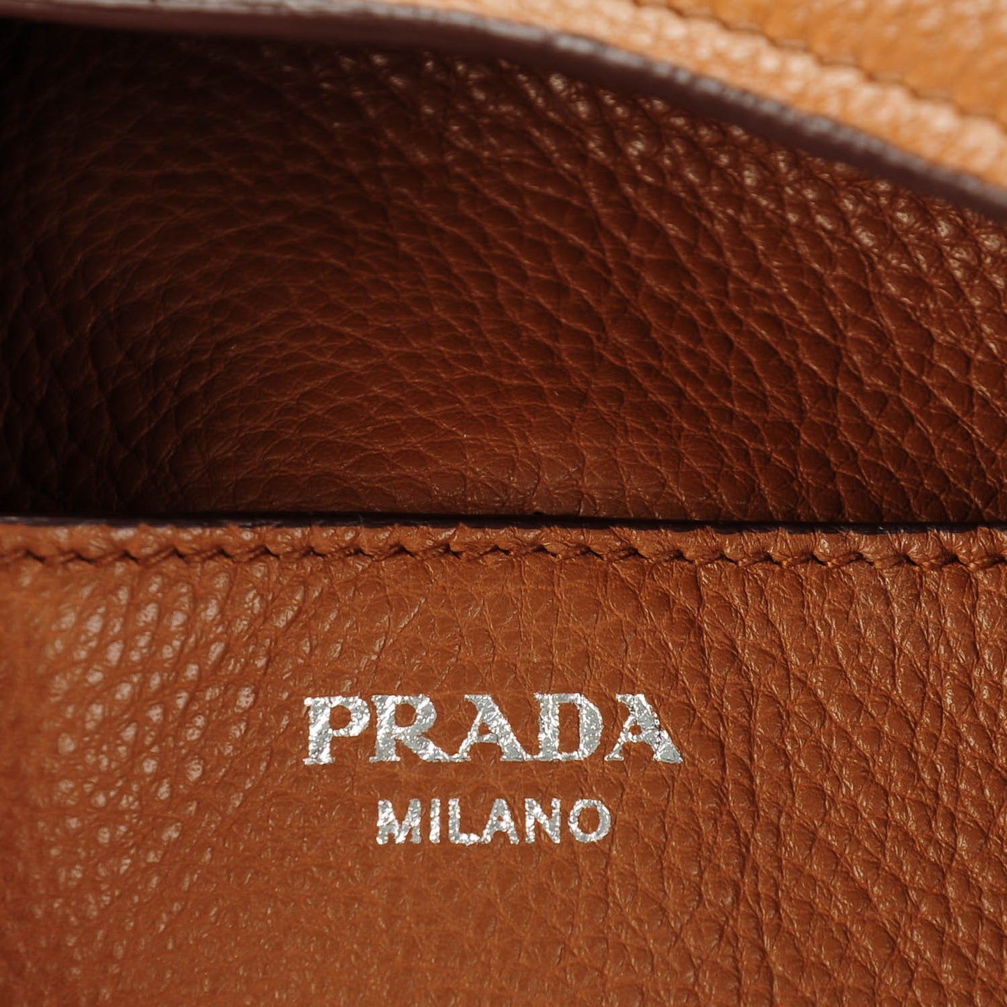 Vitello Daino Medium Pocket Hobo Bag Cannella