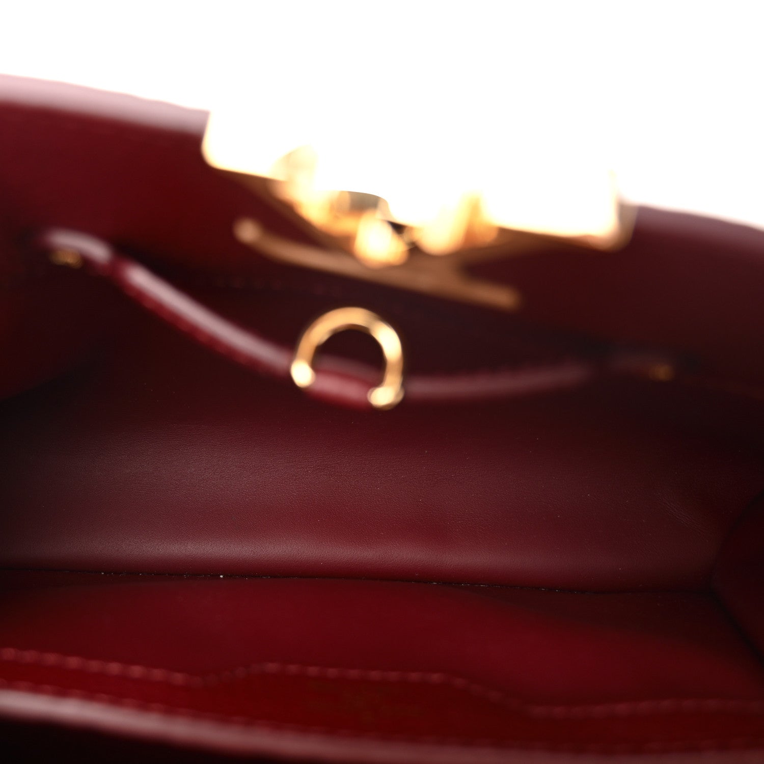 Louis Vuitton Taurillon Belted Capucines BB Bordeaux Arizona 5 of 9