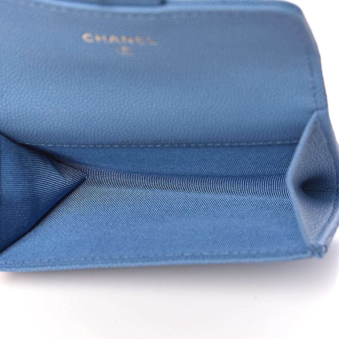 Caviar Chevron Quilted Card Holder Blue