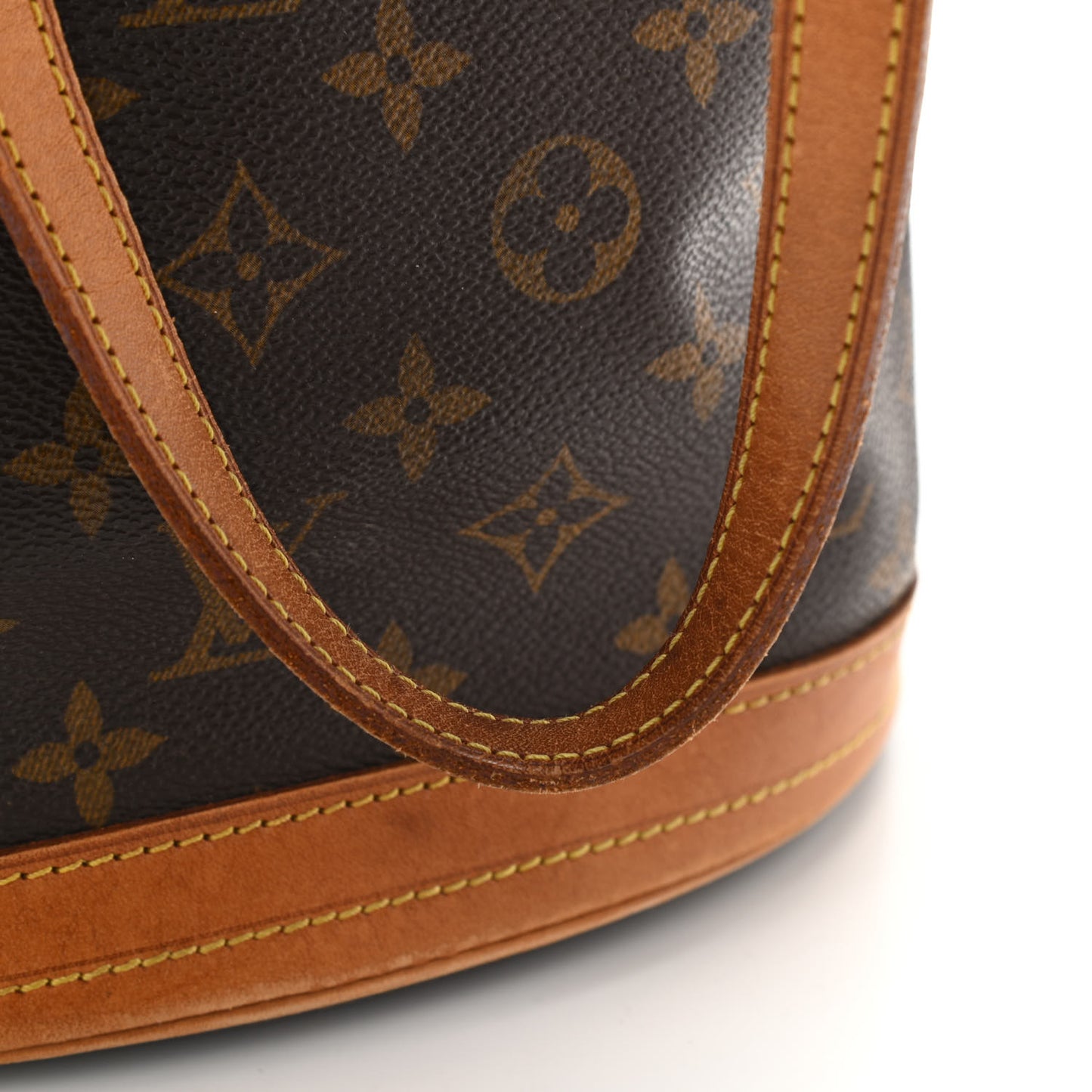Monogram Petit Bucket 23