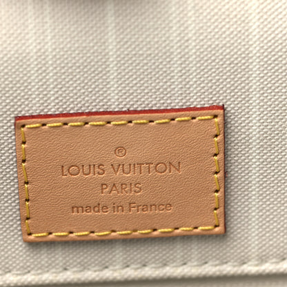 Louis Vuitton Monogram Giant By The Pool Onthego GM Brume 6 of 9