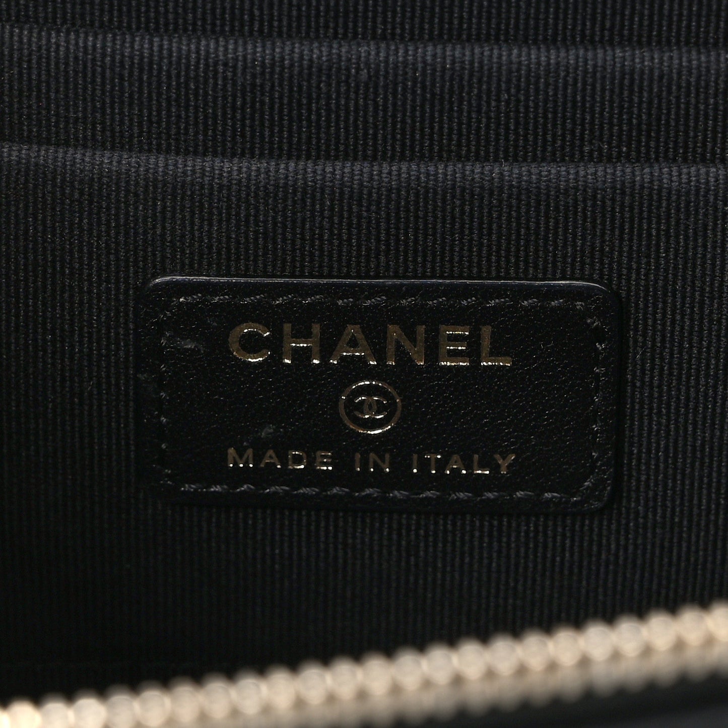 Lambskin Quilted Small Top Handle Vanity Case With Chain Black