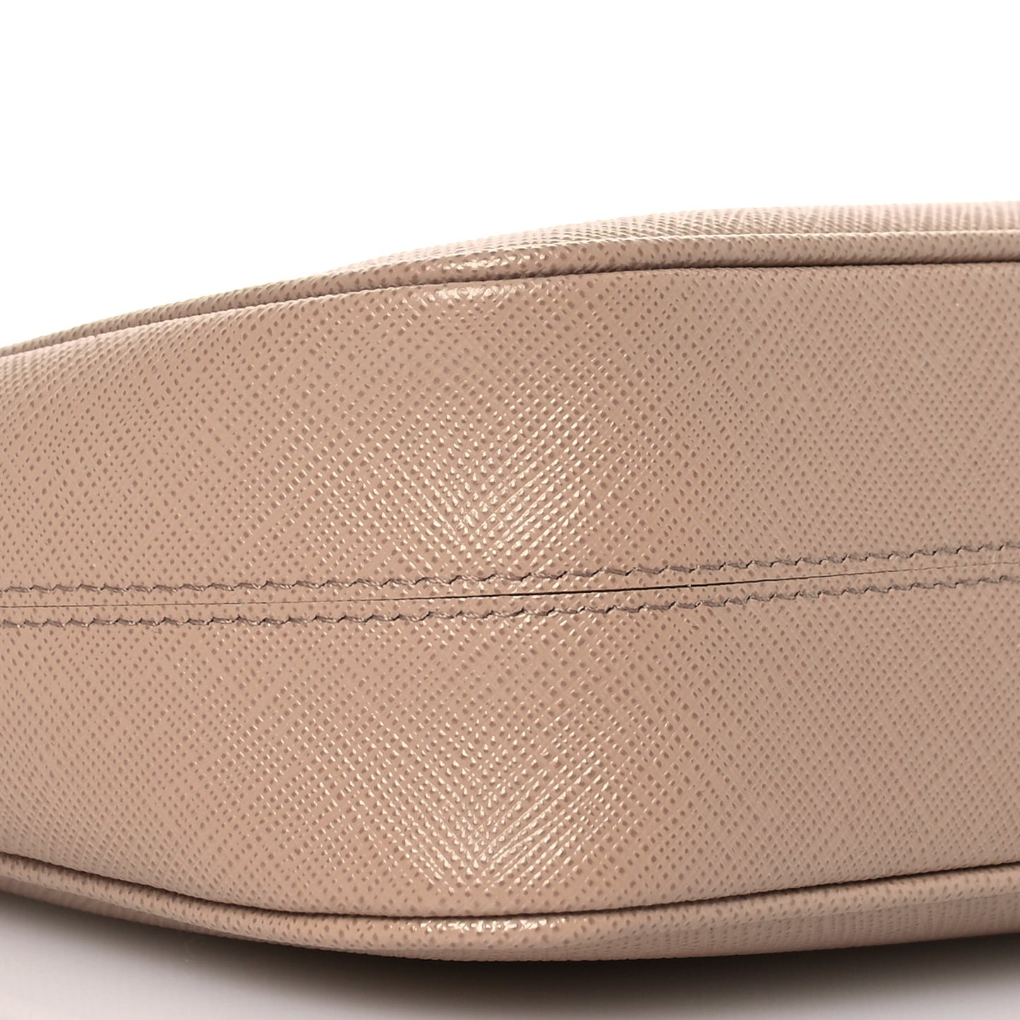 Saffiano Lux Re-Edition 2005 Shoulder Bag Cammeo