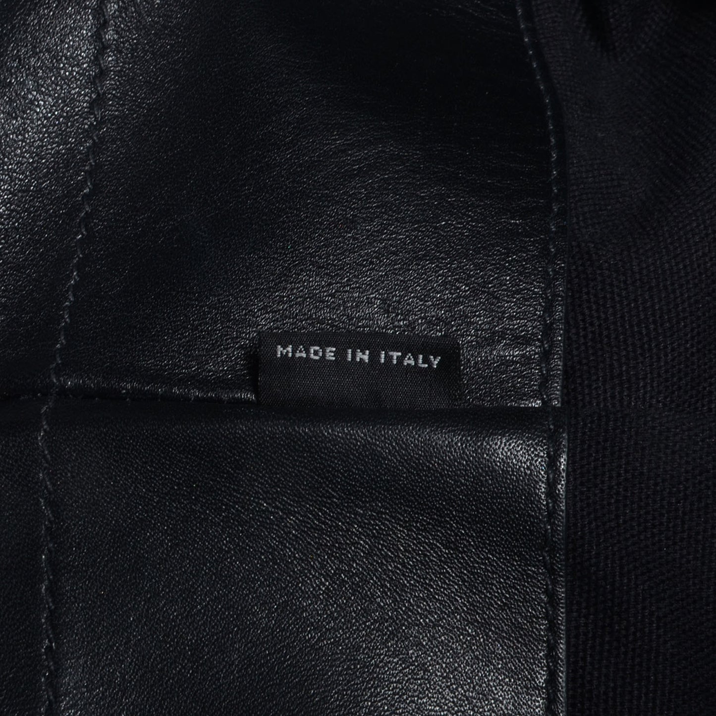 Vitello Soft Calf Shopping Tote Nero Black