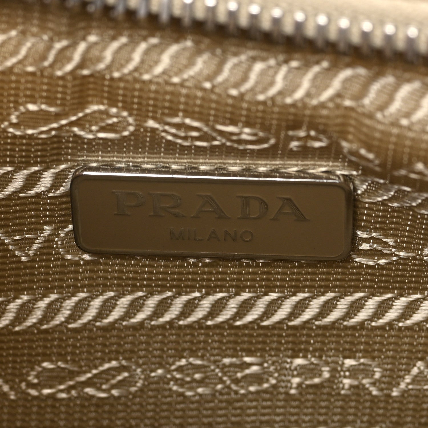 Prada Re-Nylon Saffiano Re-Edition 2005 Shoulder Bag Deserto 6 of 8