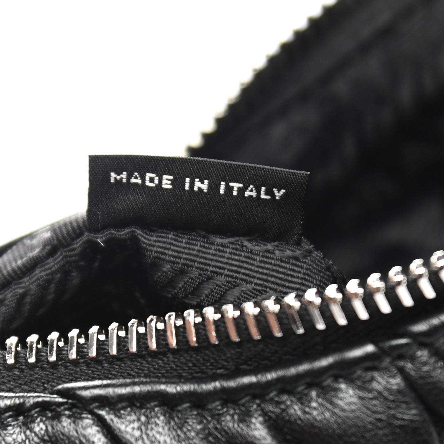 Nappa Gaufre Re-Edition 2005 Shoulder Bag Black