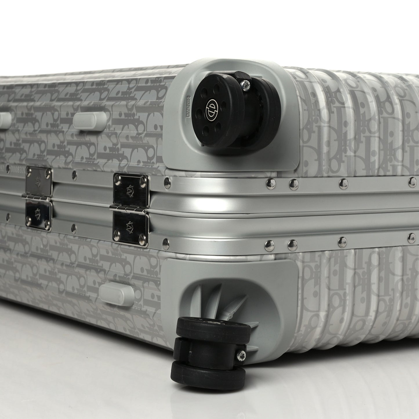 X RIMOWA Aluminum Gradient Cabin Luggage Silver
