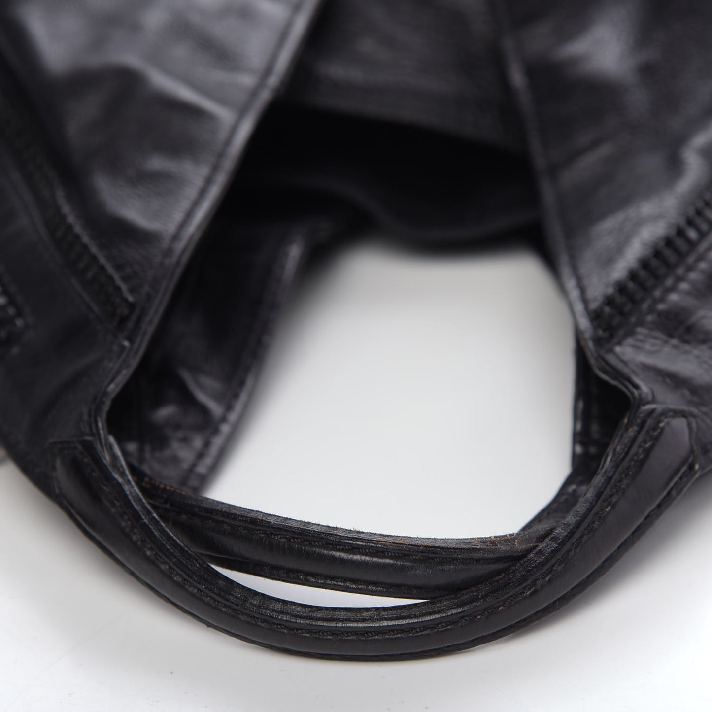 Lambskin Tinhan Hobo Black