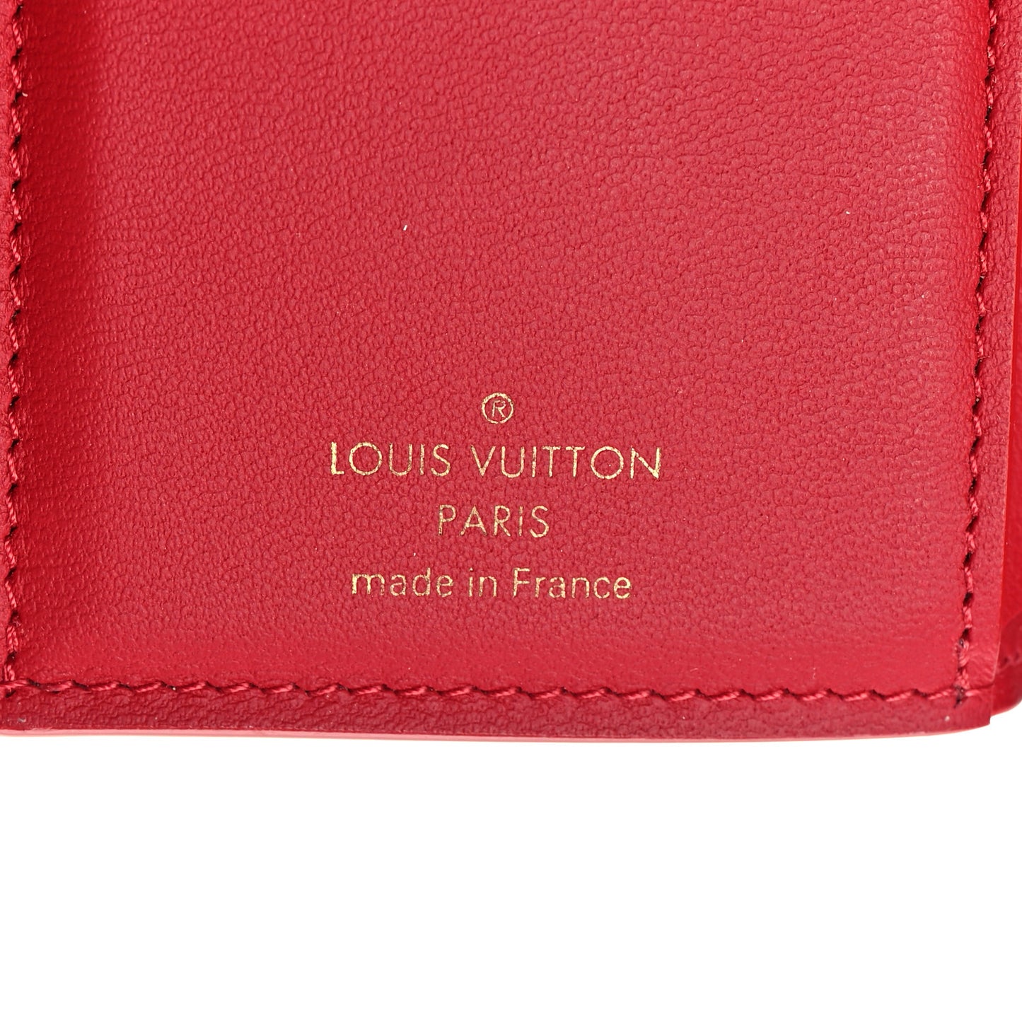 Taurillon Capucines Compact Wallet Rubis