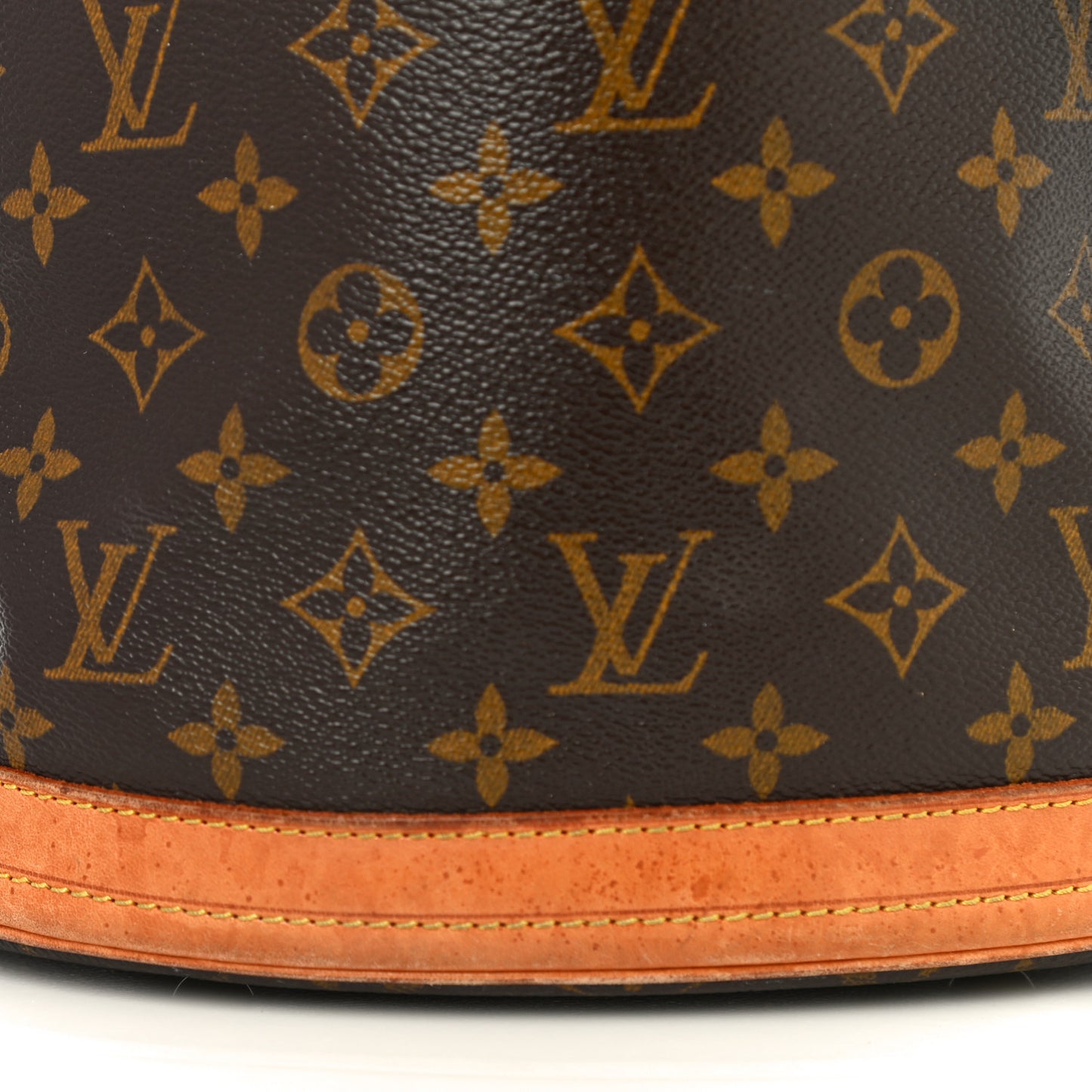 Monogram Petit Bucket 23