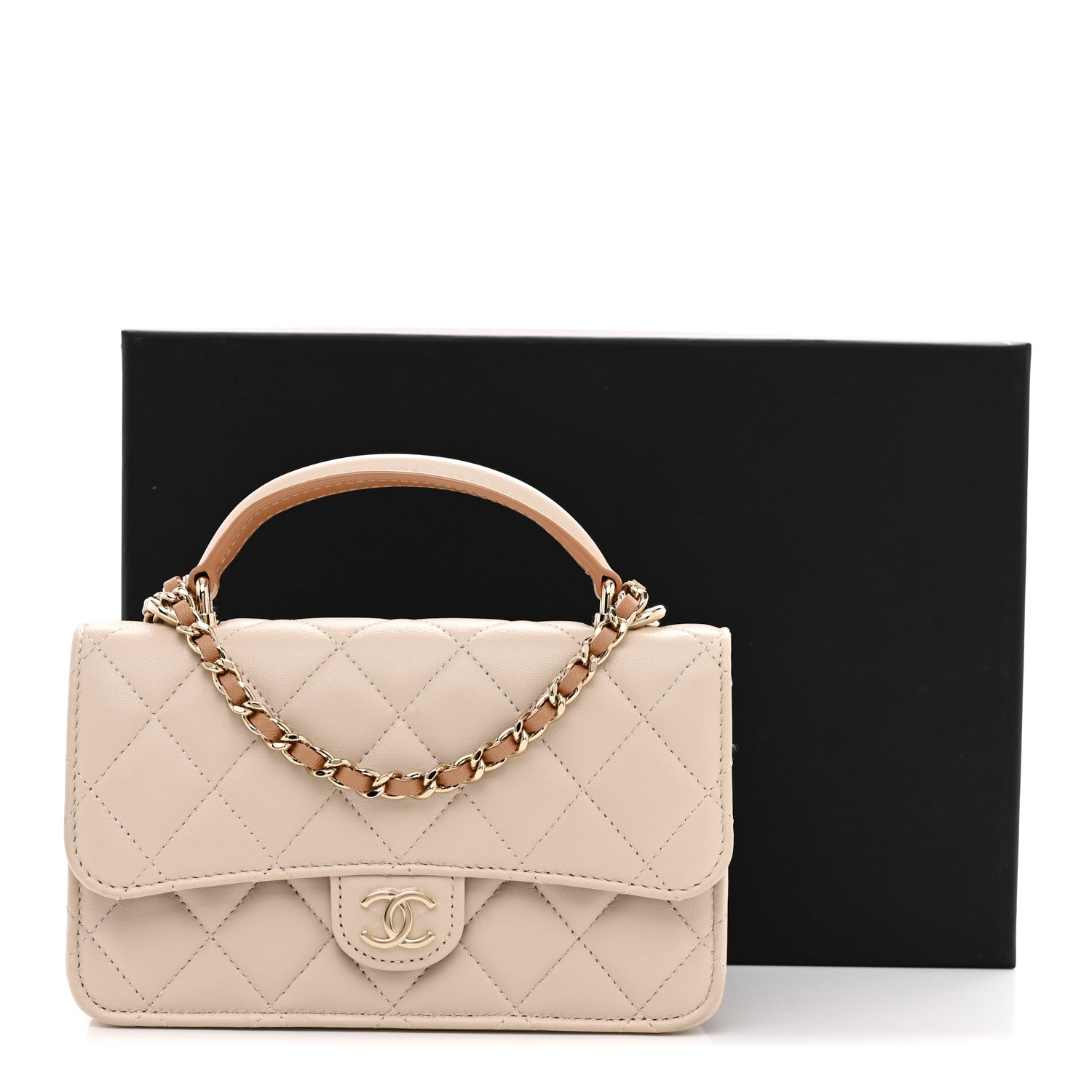 CHANEL ベージュ キルティング ケース Chanel Lambskin Quilted Flap Phone Holder With Chain Ecru Dark