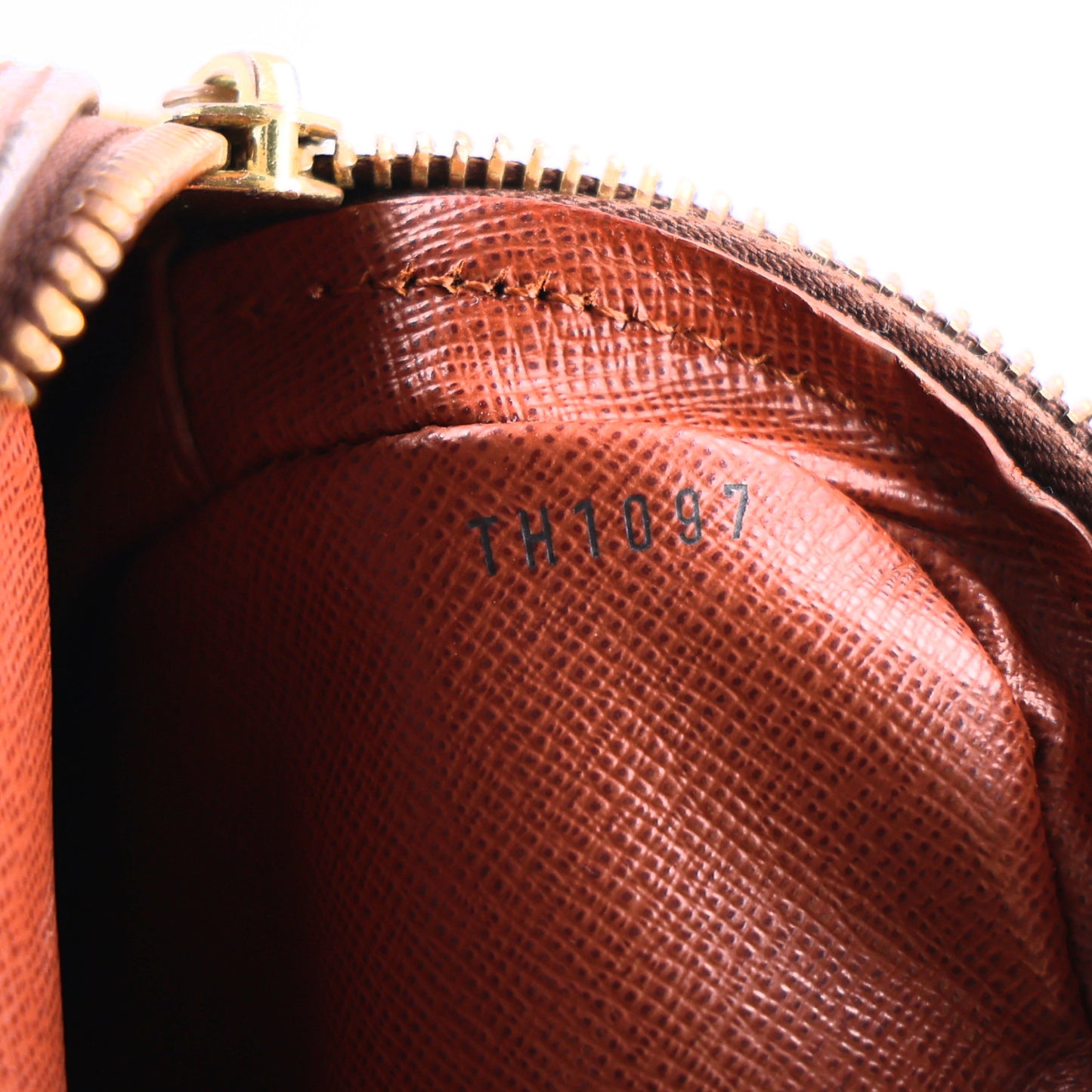 Monogram Amazone