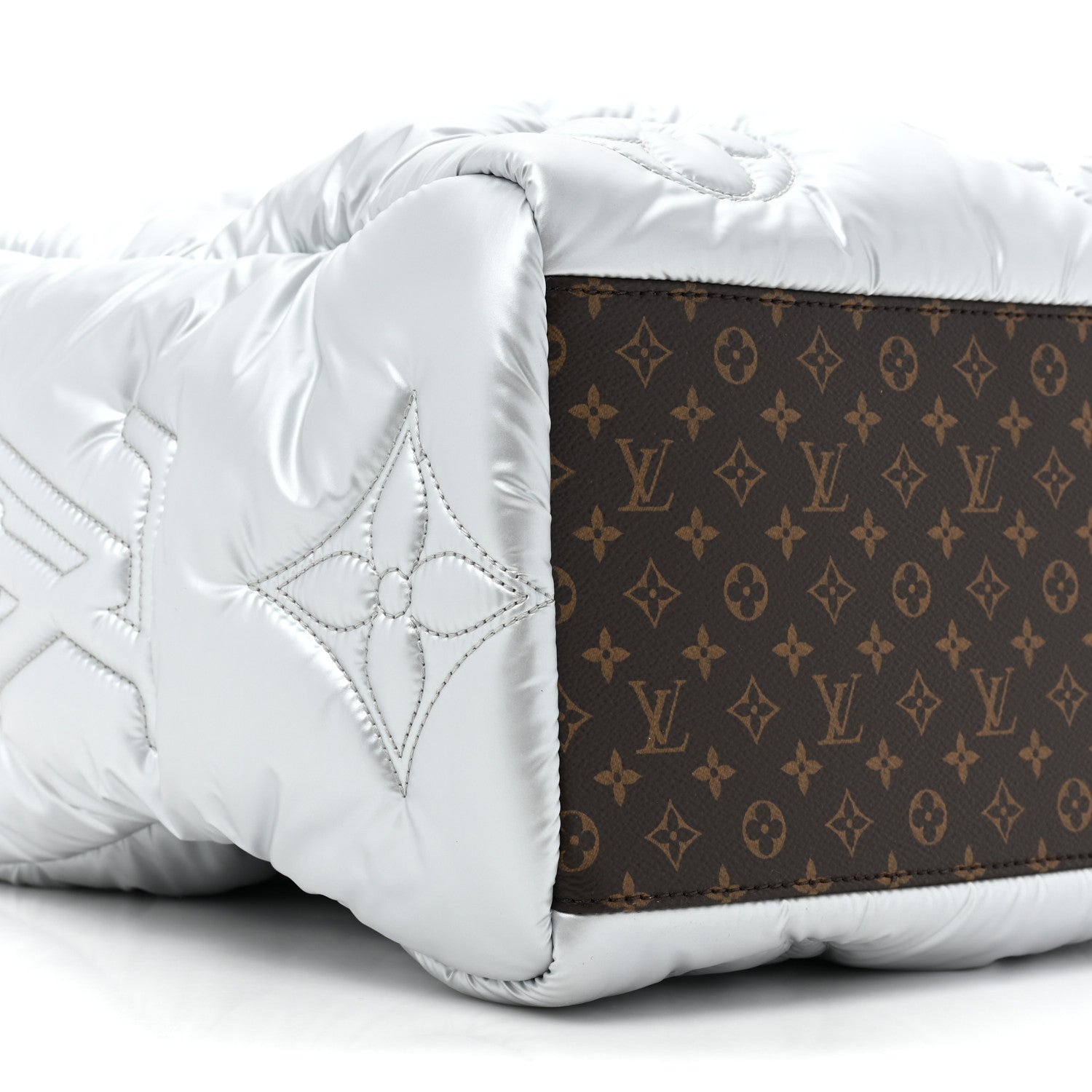 Louis Vuitton Econyl Monogram Pillow Giant Onthego GM Silver 8 of 8
