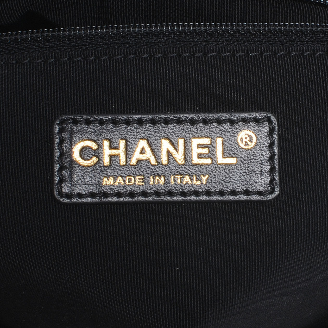 Calfskin Quilted Medium Chain Me Flap Black