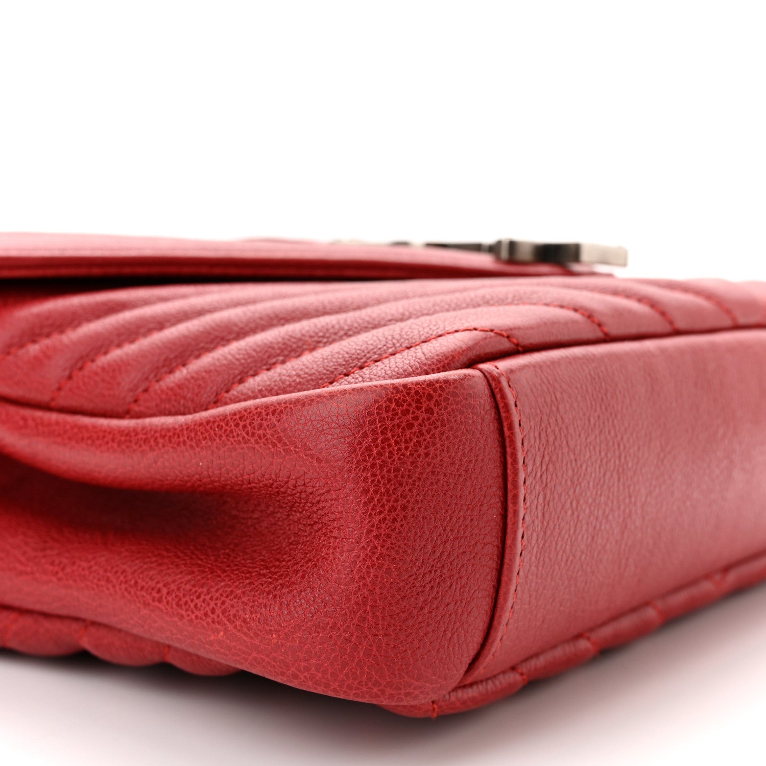 Saint Laurent Sheepskin Matelasse Chevron Monogram Medium College Bag Rouge 9 of 10