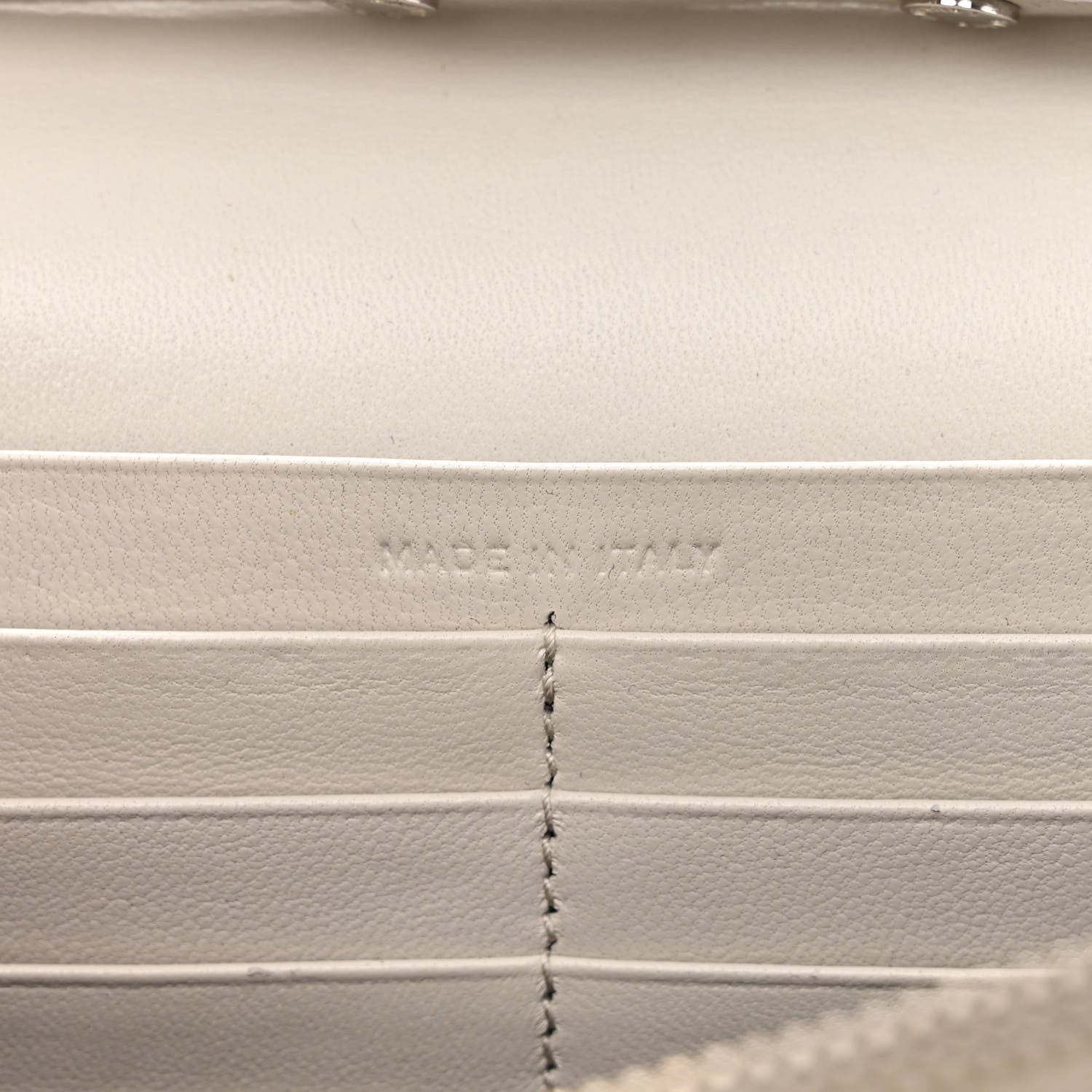Saint Laurent Calfskin Crocodile Embossed Monogram Chain Wallet Blanc Vintage 7 of 12