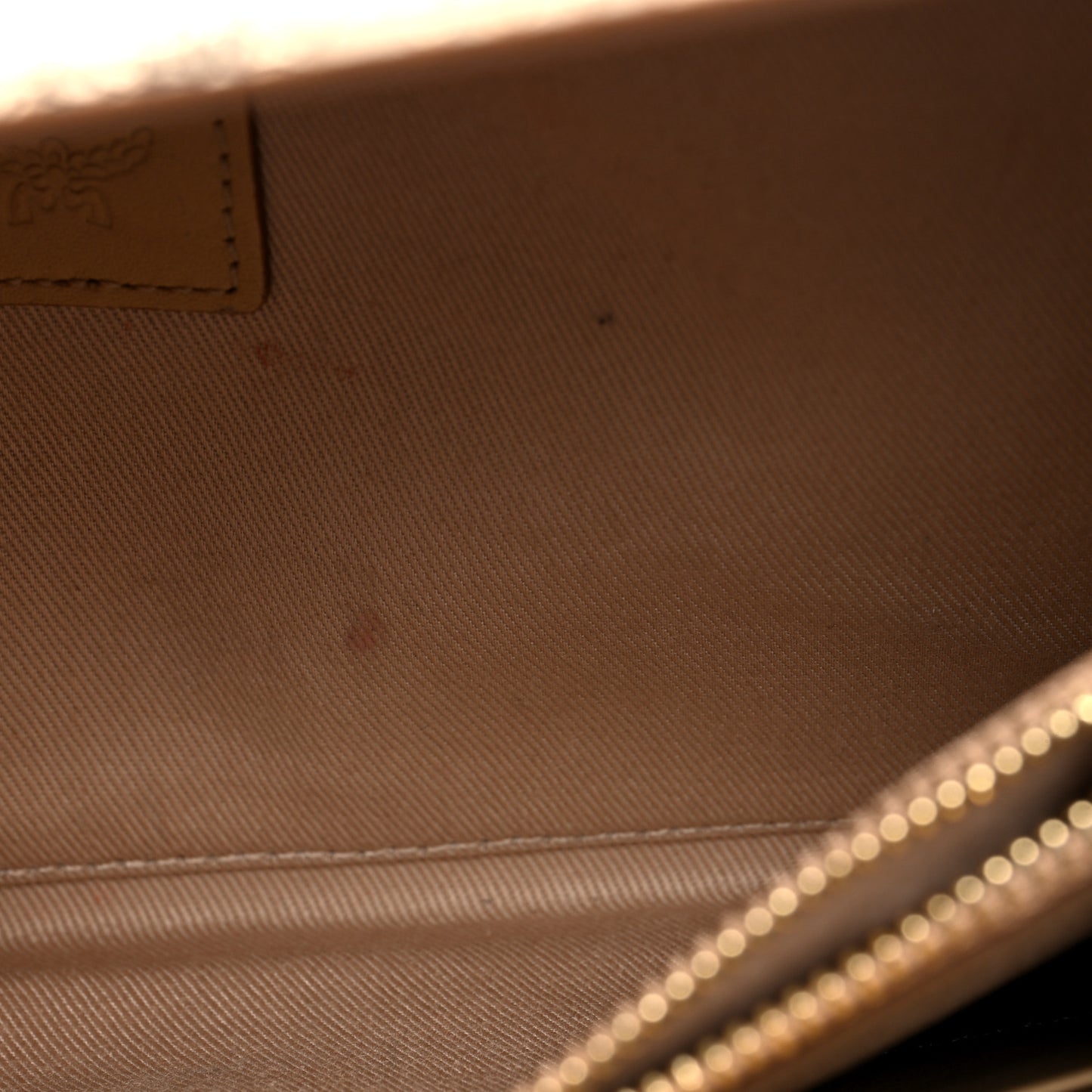 Metallic Visetos Medium Patricia Wallet On Chain Gold