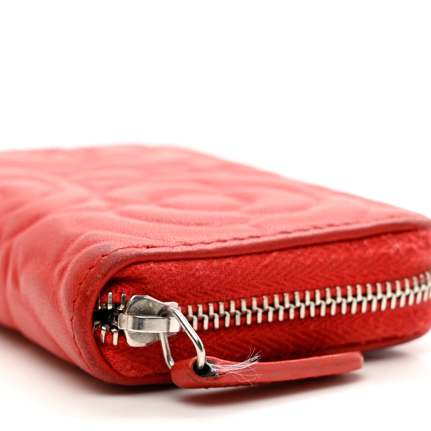 Caviar Camellia Embossed Zip Coin Purse Red