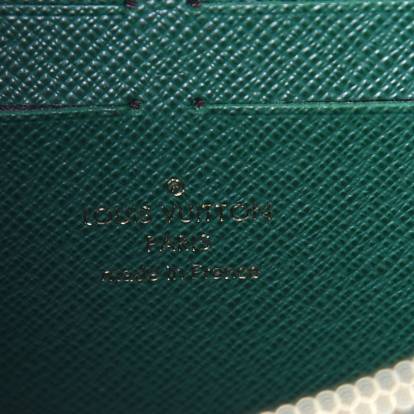 Monogram Palm Twist Chain Wallet Vert White