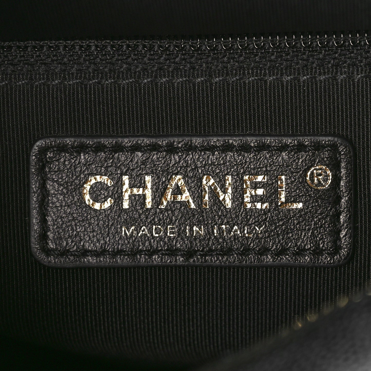 Caviar Quilted Medium In & Out Camera Case Black