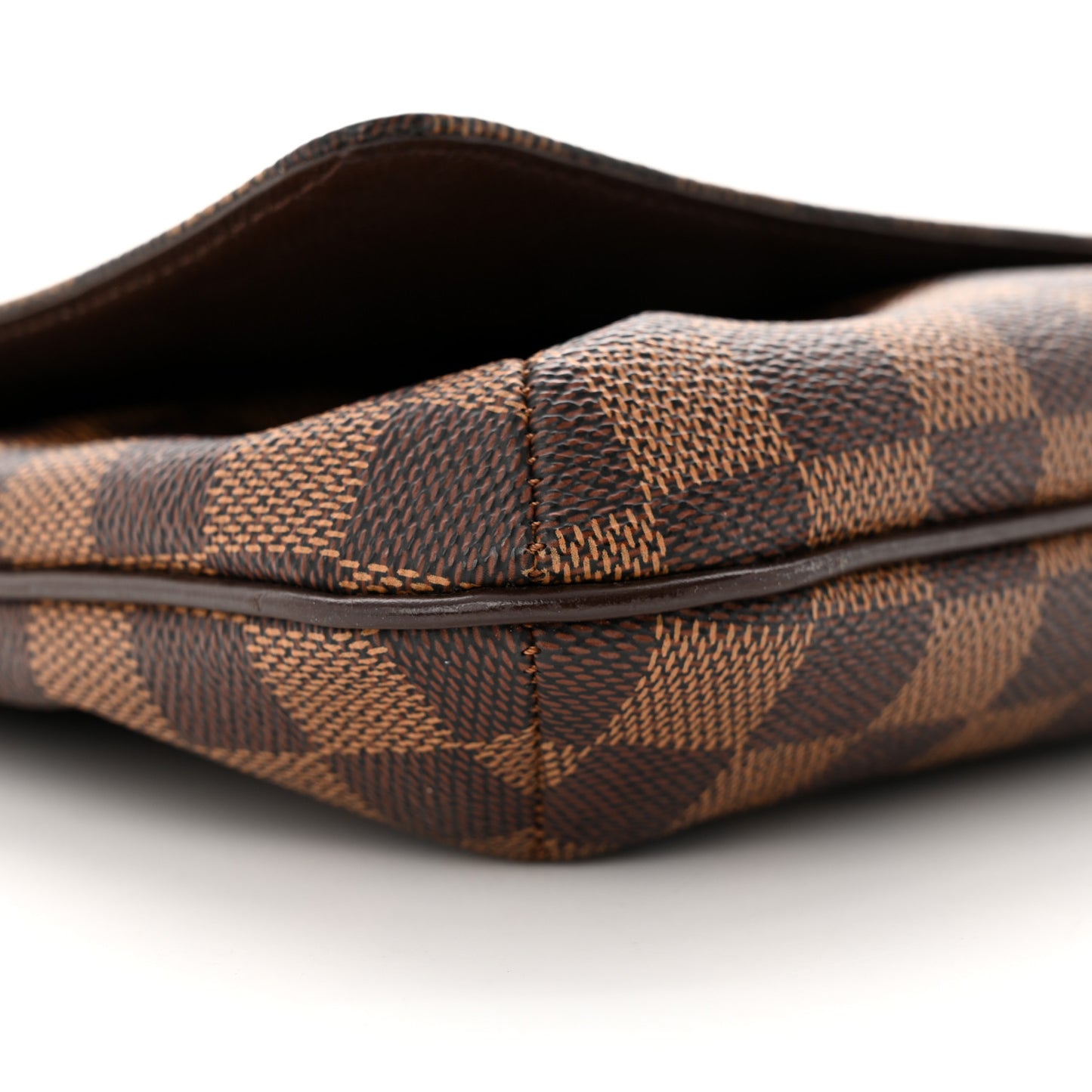 Damier Ebene Musette Tango