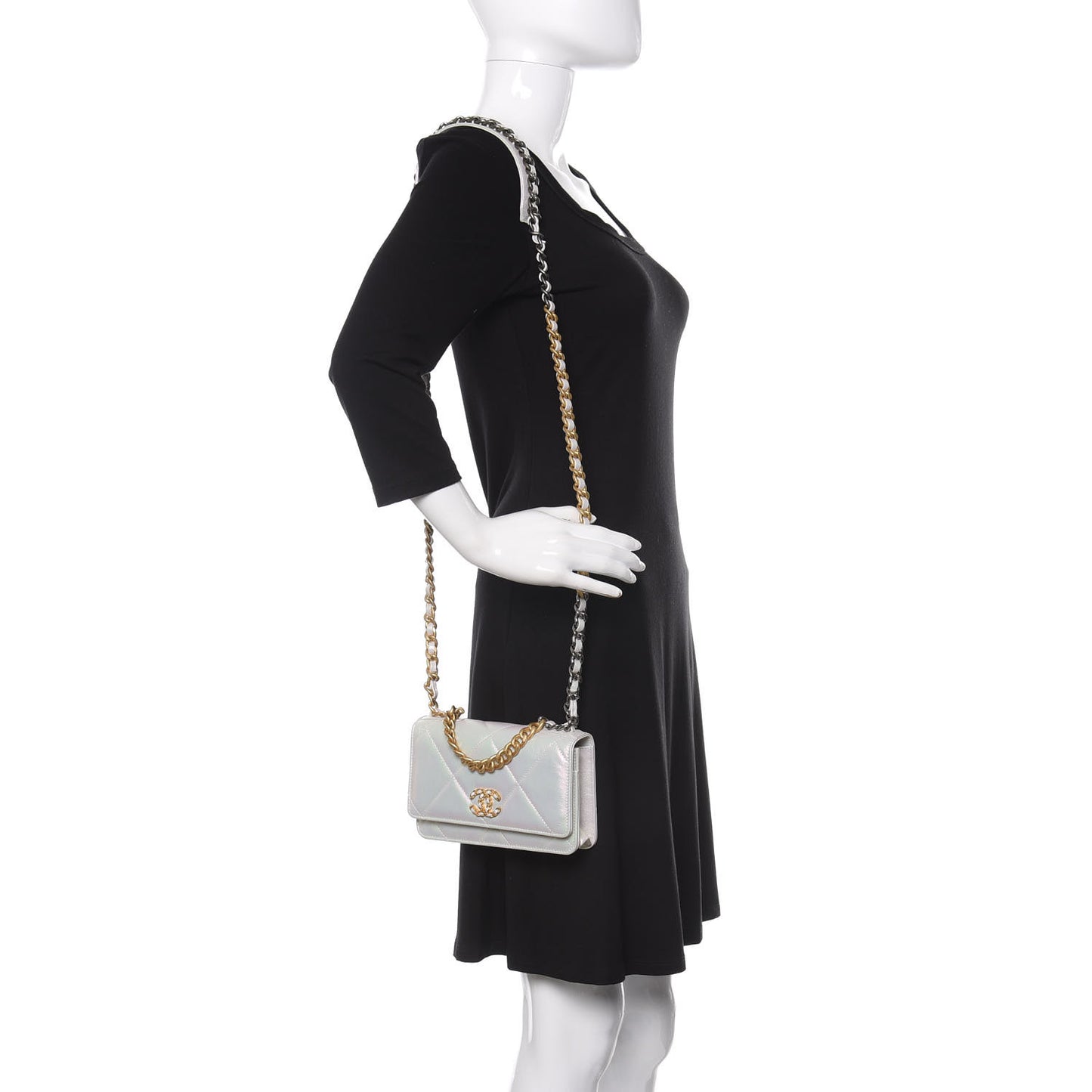 Iridescent Calfskin Quilted 19 Wallet On Chain WOC White
