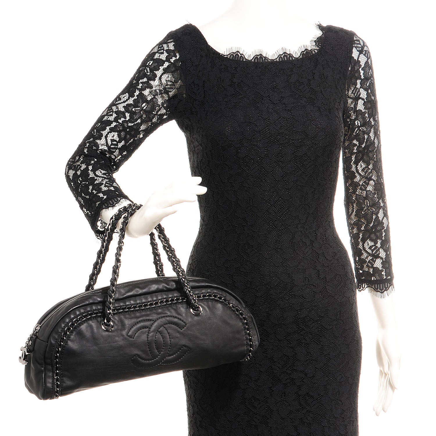 Chanel Smooth Calfskin Luxe Ligne Small Bowler Black 2 of 7
