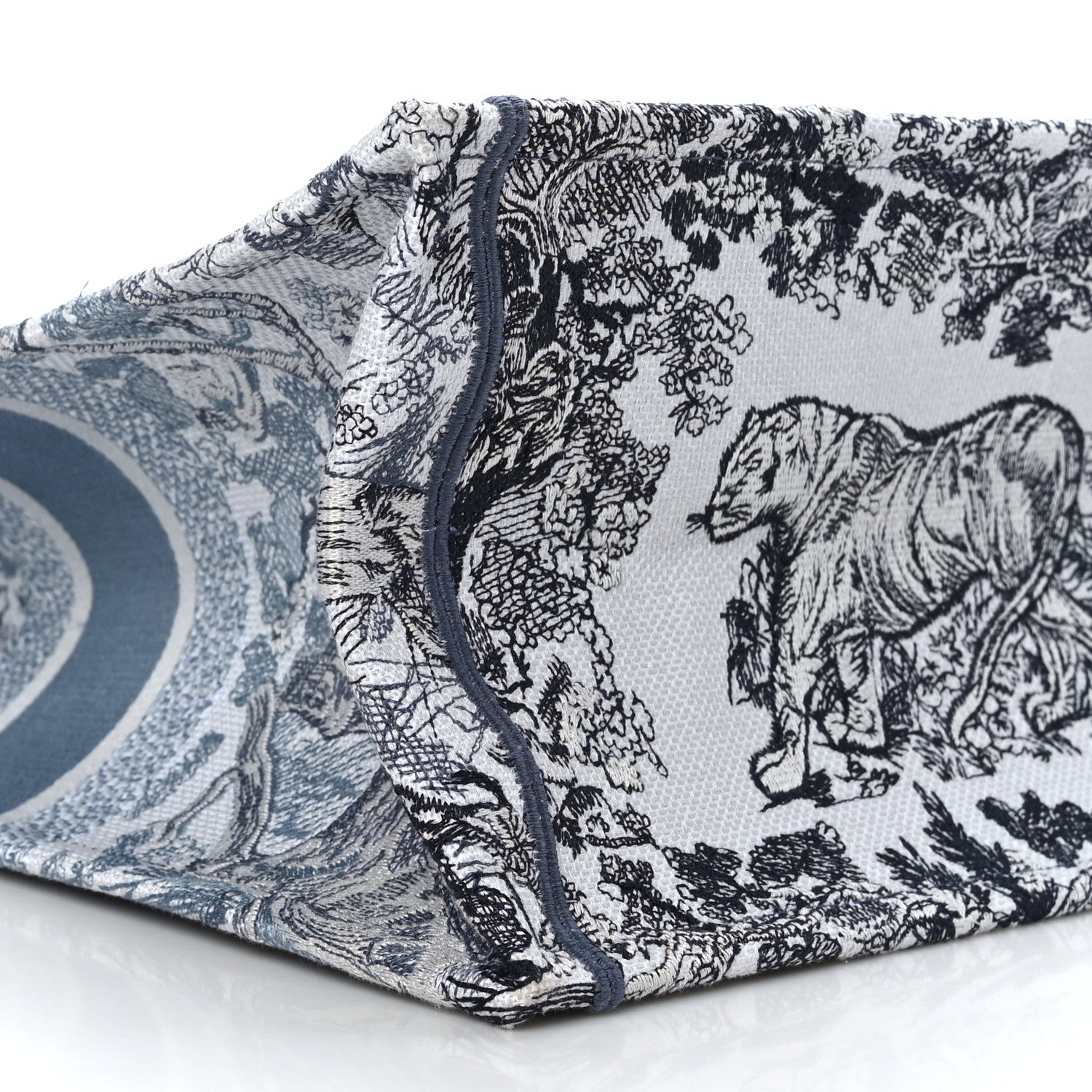 Christian Dior Gradient Canvas Embroidered Large Dioriviera Toile De Jouy Book Tote Blue 8 of 9